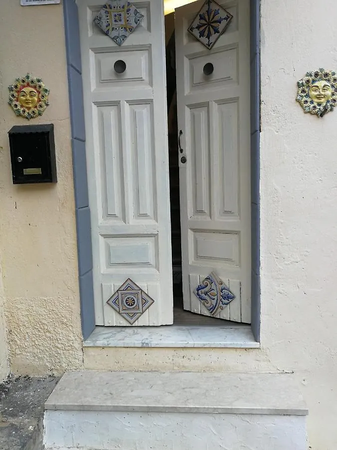 Casa Vacanze il Girasole Caltagirone 0*,  Italia